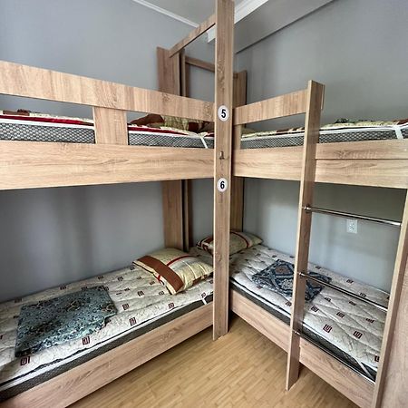 Hostel64 Алмати Екстер'єр фото