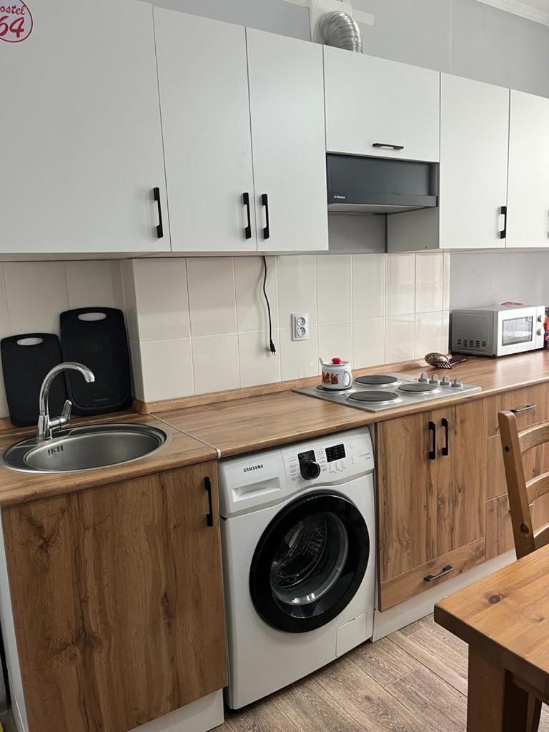 Hostel64 Алмати Екстер'єр фото