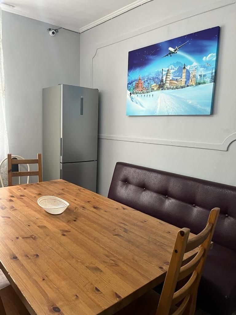 Hostel64 Алмати Екстер'єр фото