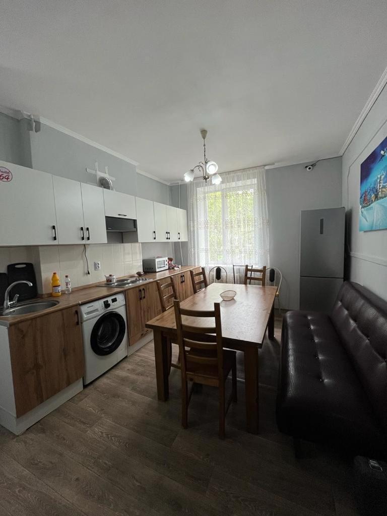 Hostel64 Алмати Екстер'єр фото