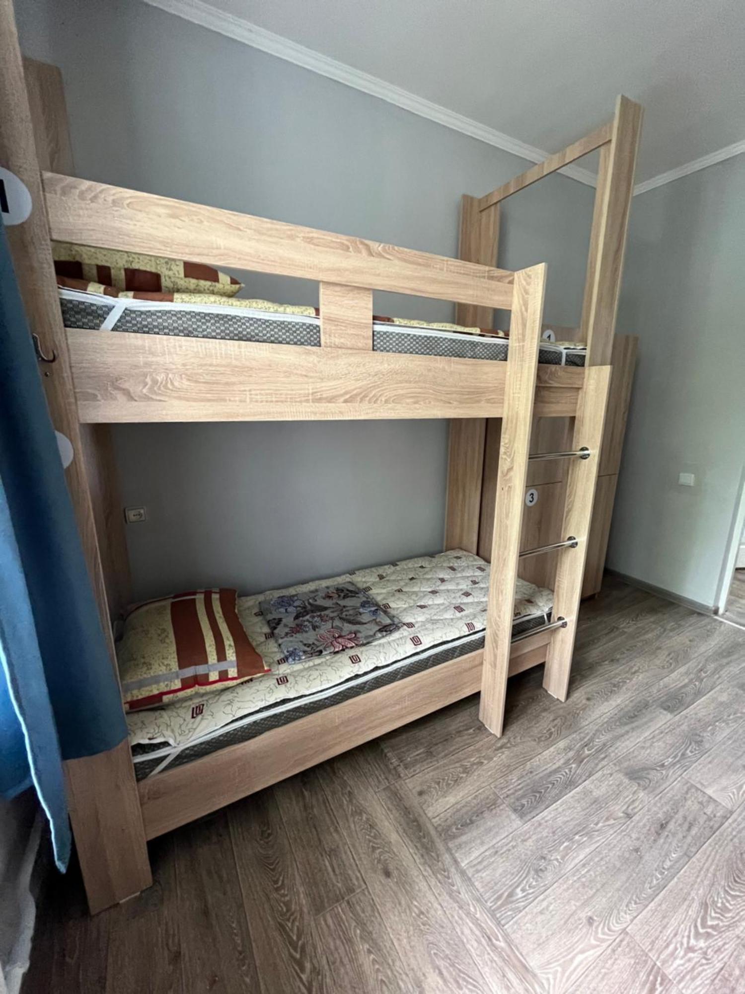Hostel64 Алмати Екстер'єр фото