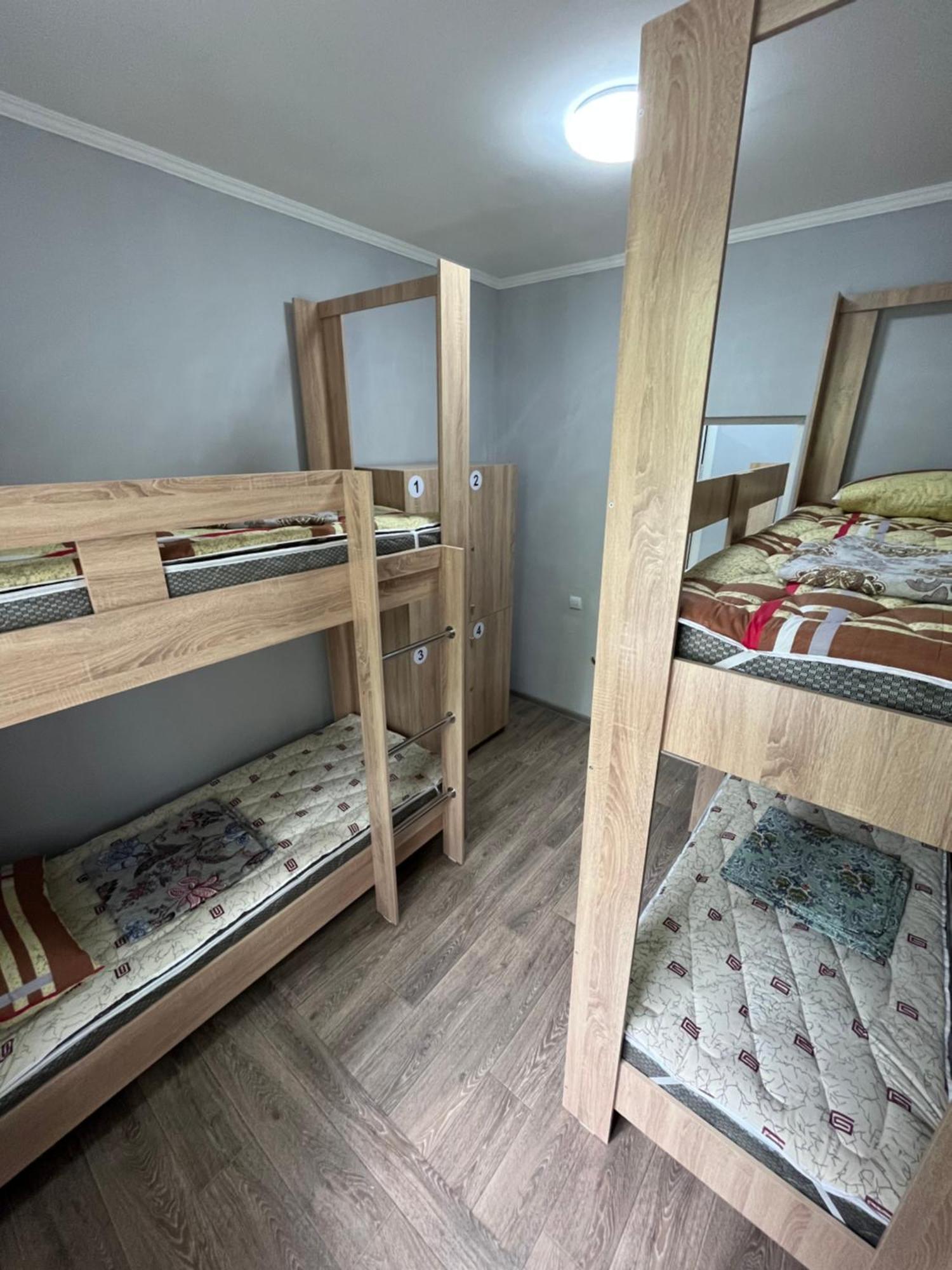 Hostel64 Алмати Екстер'єр фото