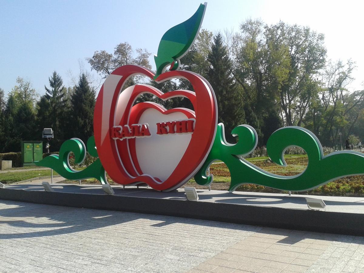 Hostel64 Алмати Екстер'єр фото